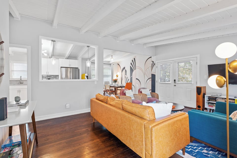 A spacious lounge area perfect for relaxing after a day in the city. #RelaxHere #ChambleeStay