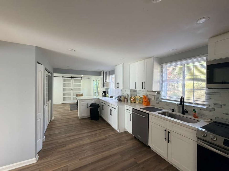 Fully equipped kitchen with all basic cooking essentials.