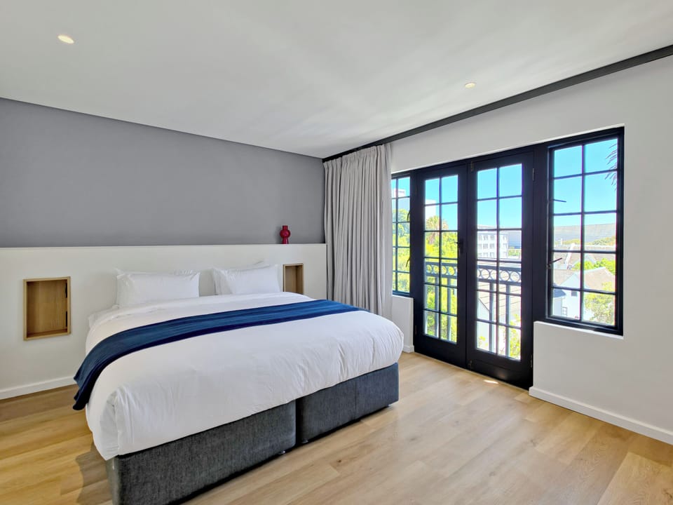 Deluxe Double or Twin Room, Non Smoking, Private Bathroom | Free WiFi, bed sheets