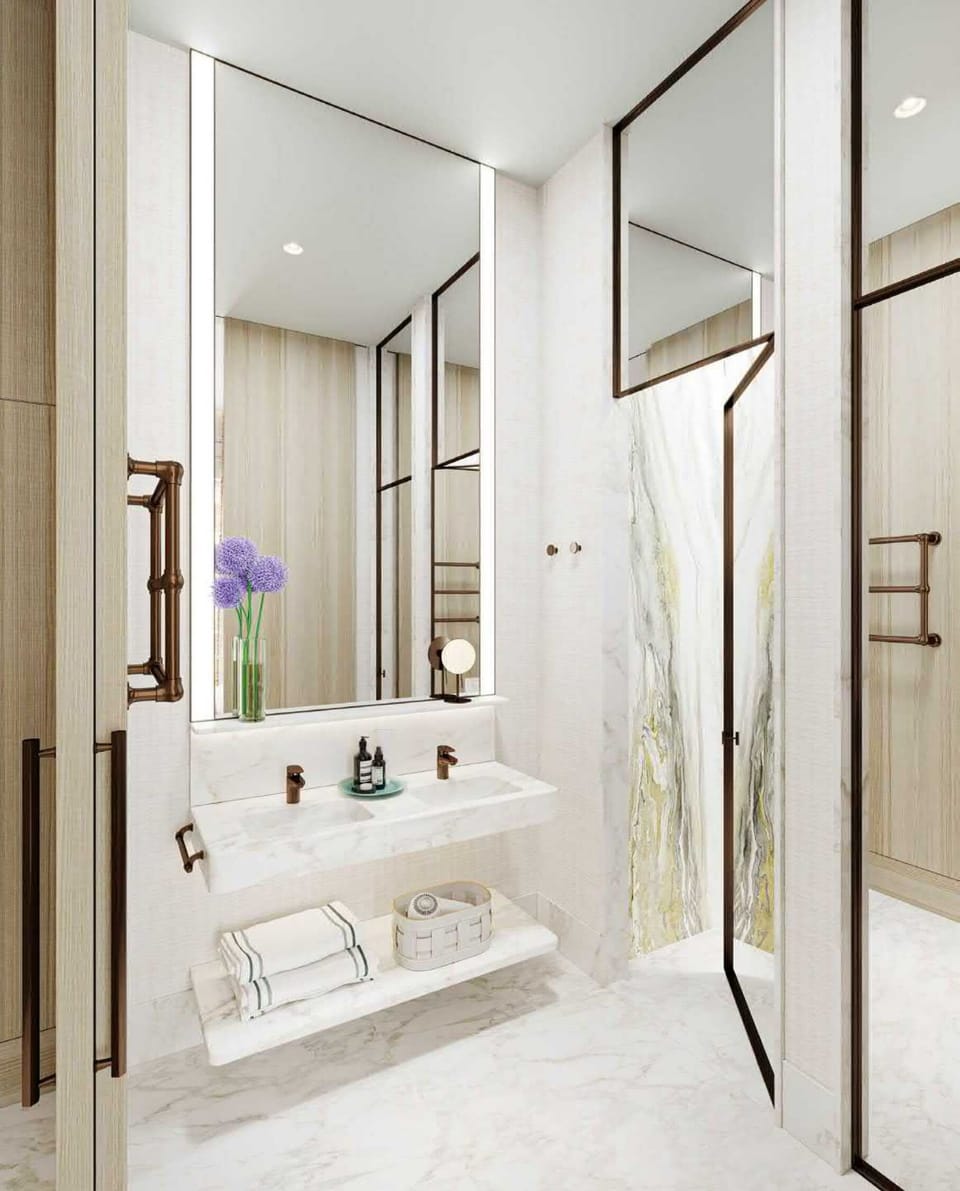 Junior Suite | Bathroom | Free toiletries, hair dryer, slippers, towels