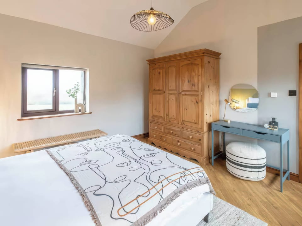 2 bedrooms, individually decorated, individually furnished, free WiFi