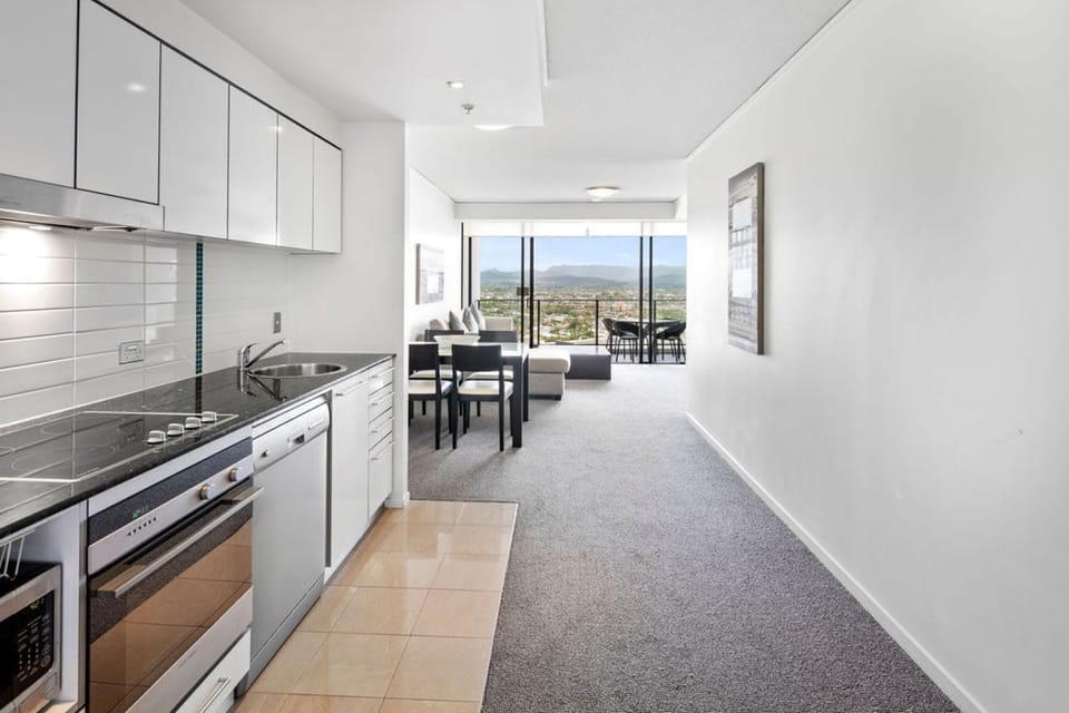 Apartment, 1 Bedroom, Balcony, Mountain View | Private kitchen | Fridge, microwave, oven, stovetop