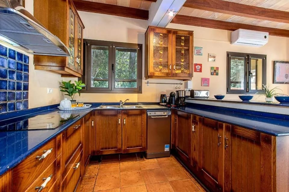 Equipped kitchen