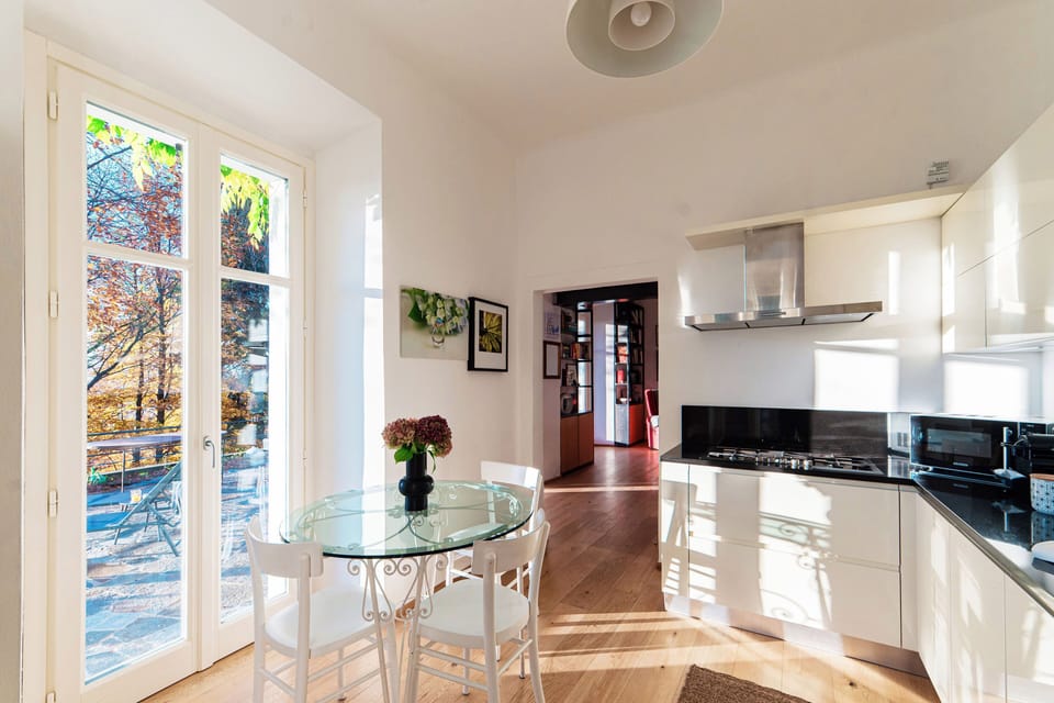 Apartment, Mountain View | Private kitchen | Full-size fridge, microwave, oven, stovetop