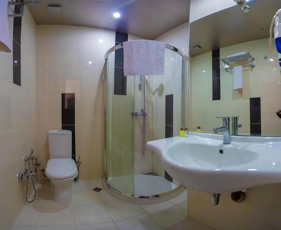 Rainfall showerhead, designer toiletries, hair dryer, bidet