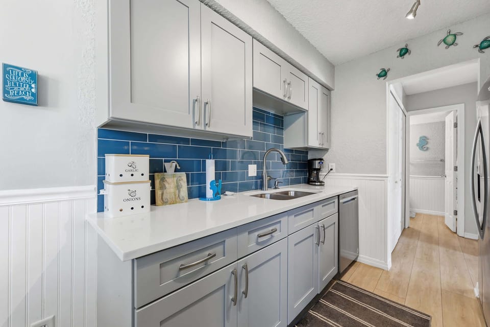 Condo, Multiple Beds, Kitchen, Garden View (The Nautical Clipper) | Private kitchen