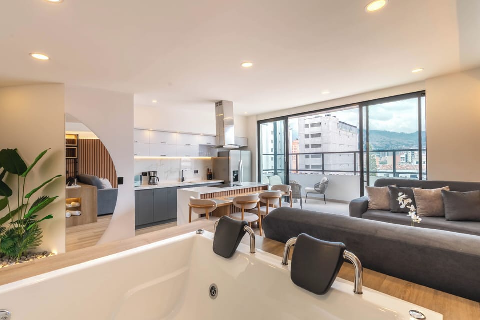 Exclusive Suite, City View | Private kitchen