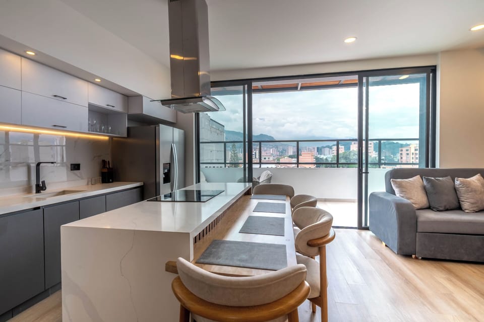 Exclusive Suite, City View | Private kitchen