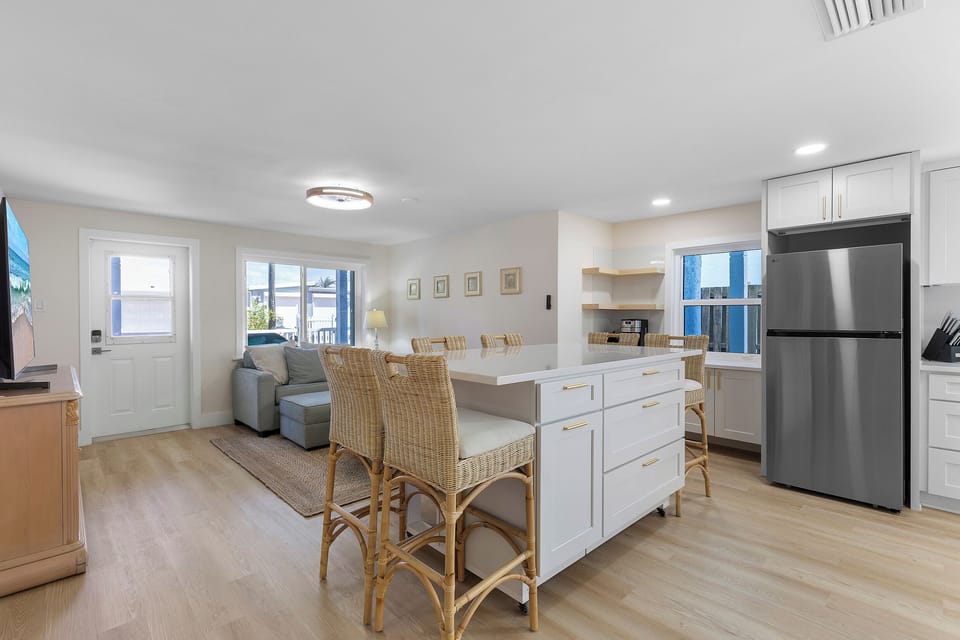 Kitchen Island Seats 6