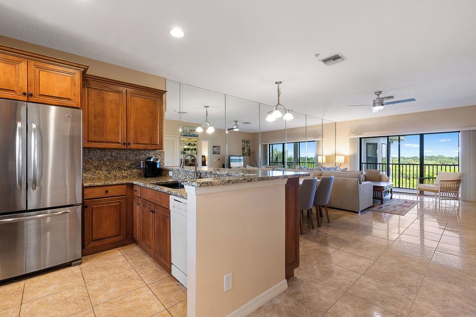 Full kitchen