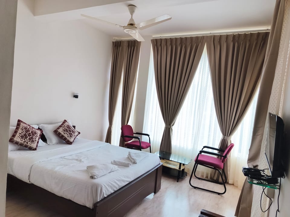 Deluxe Double Room, Hill View | Free WiFi