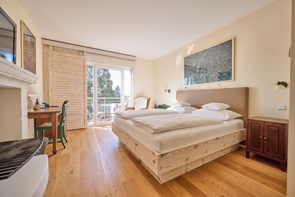 Prestige-Room | Hypo-allergenic bedding available, minibar, in-room safe, desk