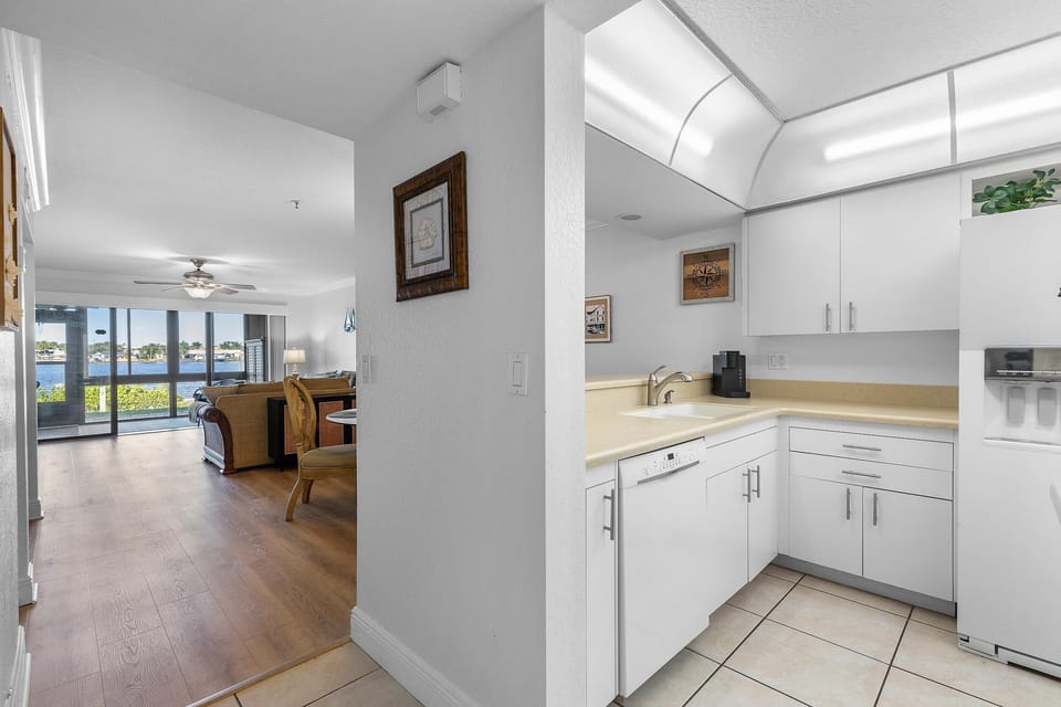 Condo, Multiple Beds (Bouchelle Island 102) | Interior