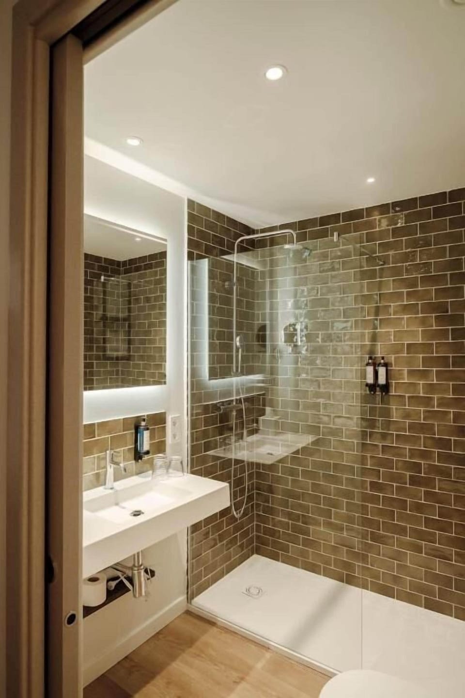 Standard Double Room | Bathroom | Shower, hair dryer, towels, soap