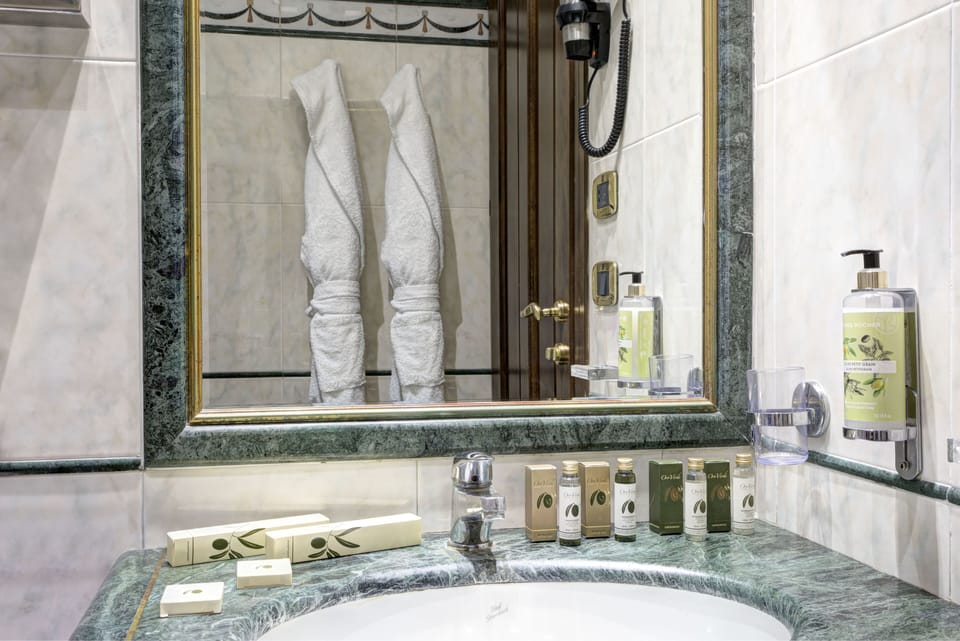 Bathroom shower