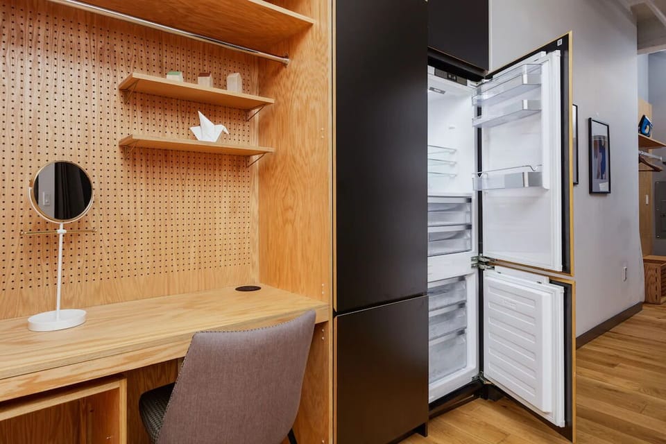Stock up easily with a full-size fridge for longer stays.
