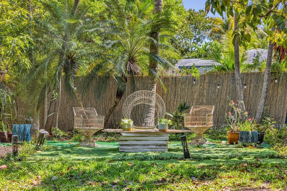 5707 NE Miami Ct Miami FL-print-038-031-0B9A99061-4200x2802-300dpi