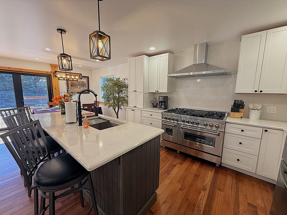 Fully Stocked Kitchen