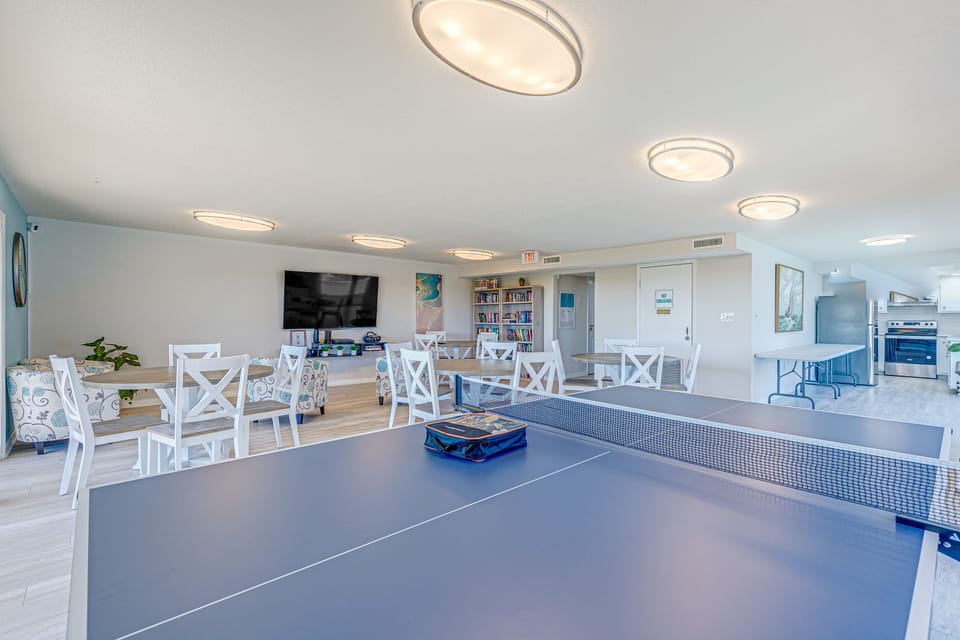 Complex ping pong table