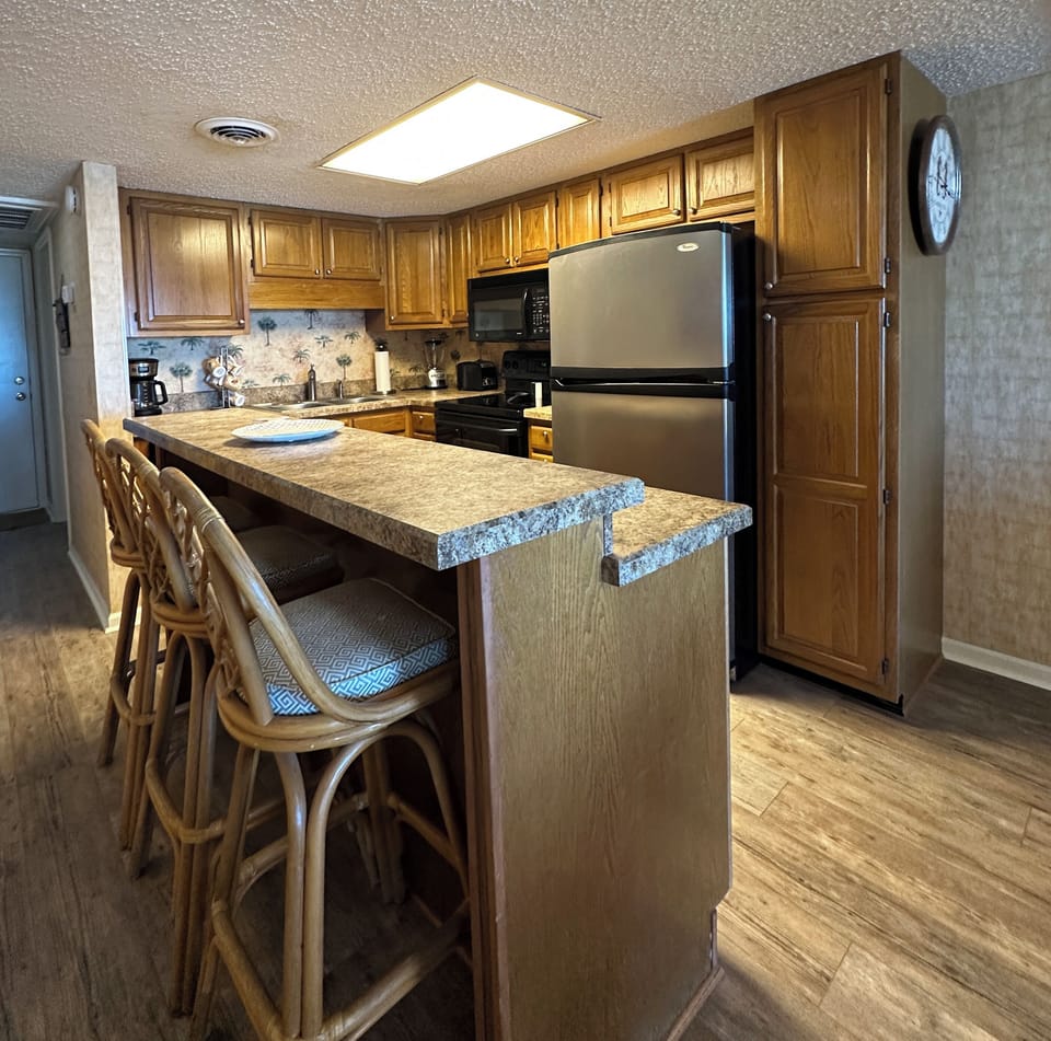 Additional Countertop Seating