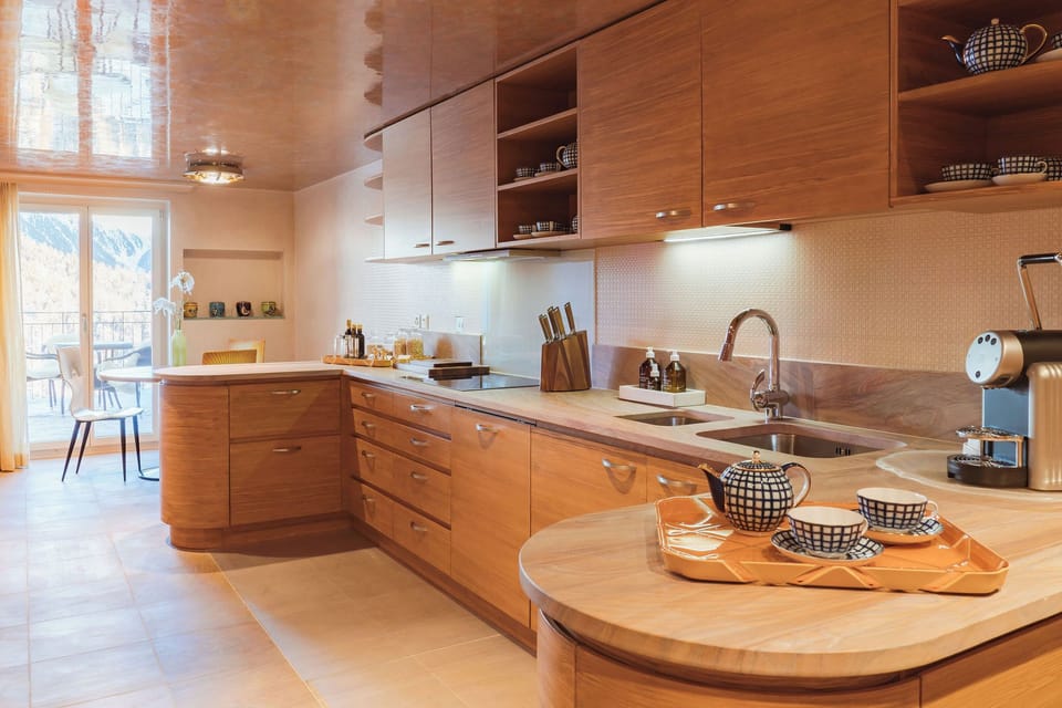 Carlton Penthouse, Lake View | Private kitchen | Espresso maker, coffee/tea maker