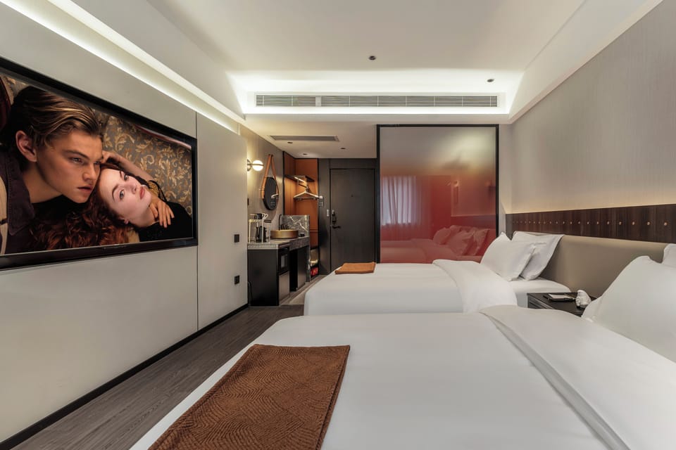 Comfort Double or Twin Room | Desk, blackout drapes, WiFi (free)