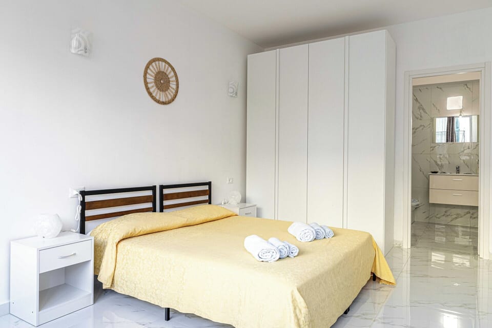 Apartment | 1 bedroom, laptop workspace, iron/ironing board, bed sheets