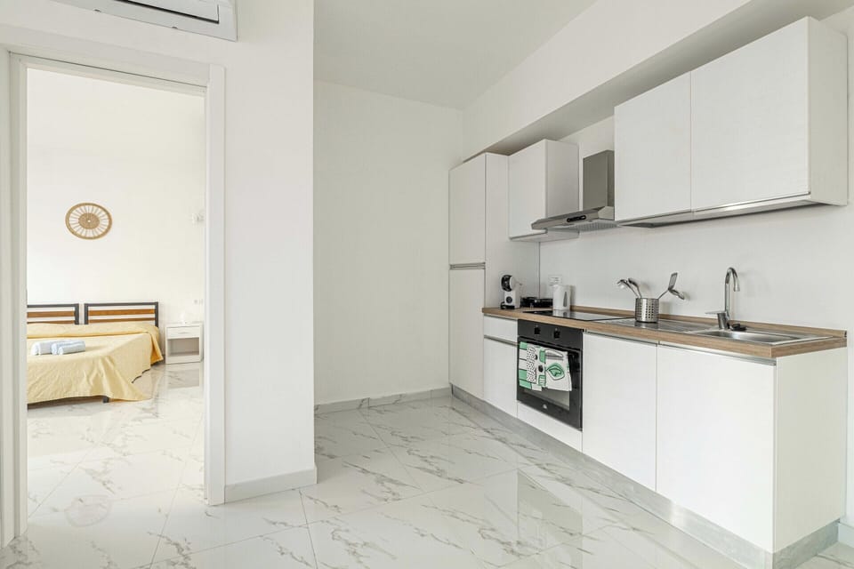 Apartment | Private kitchen | Cookware/dishes/utensils