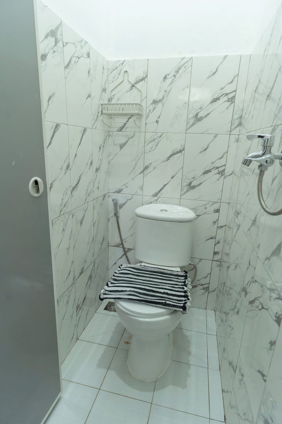 Single Room | Bathroom | Shower, towels, soap