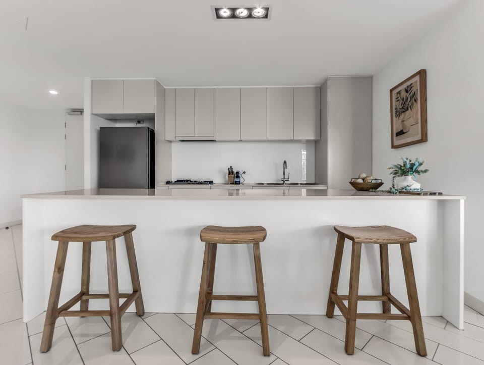 Luxury Apartment, Balcony, Park View | Private kitchen | Fridge, microwave, oven, stovetop