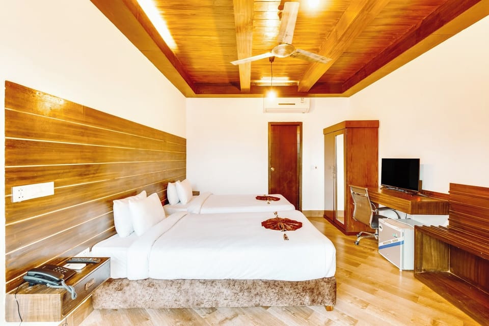 Economy Double Room, River View | WiFi (free)
