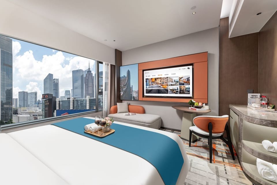 Premier Double Room | Free minibar, in-room safe, desk, laptop workspace