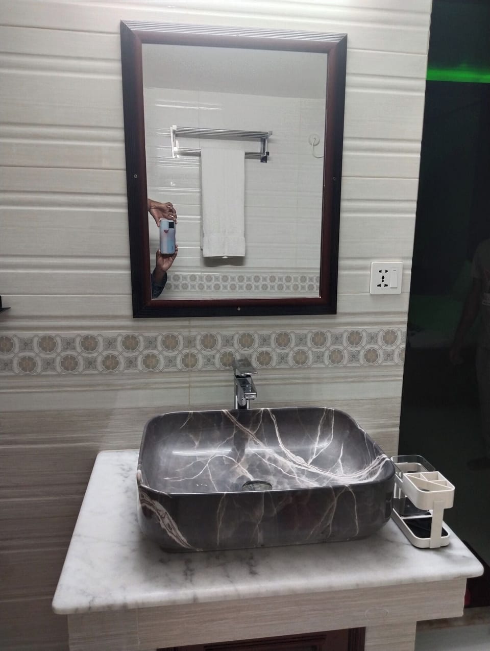 Deluxe Double Room, Balcony, Garden View | Bathroom | Free toiletries, towels, soap, shampoo