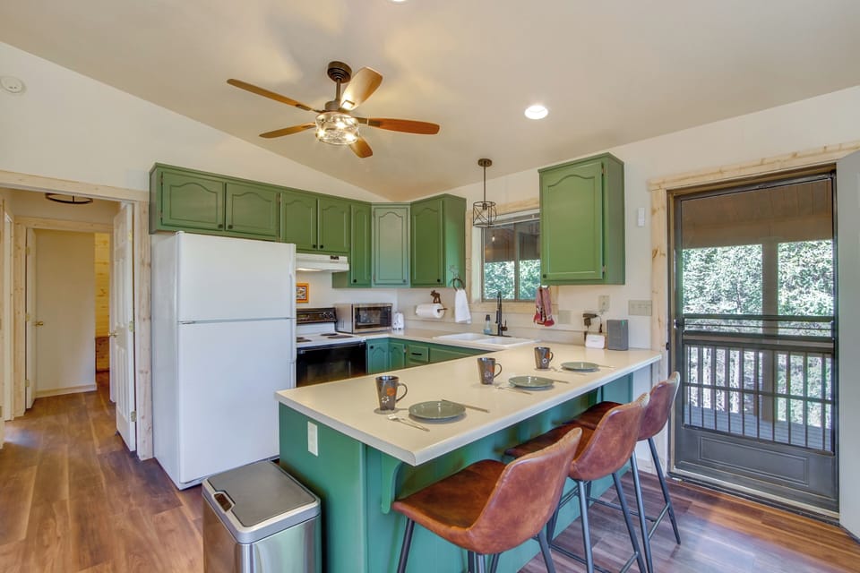 Kitchen | Upper Level | Keurig & Drip Coffee Makers | Cooking Basics