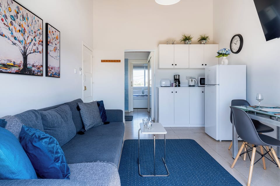 Apartment, 1 Double Bed with Sofa bed, Balcony, City View | Living room | 50-inch Smart TV with digital channels, Netflix, streaming services
