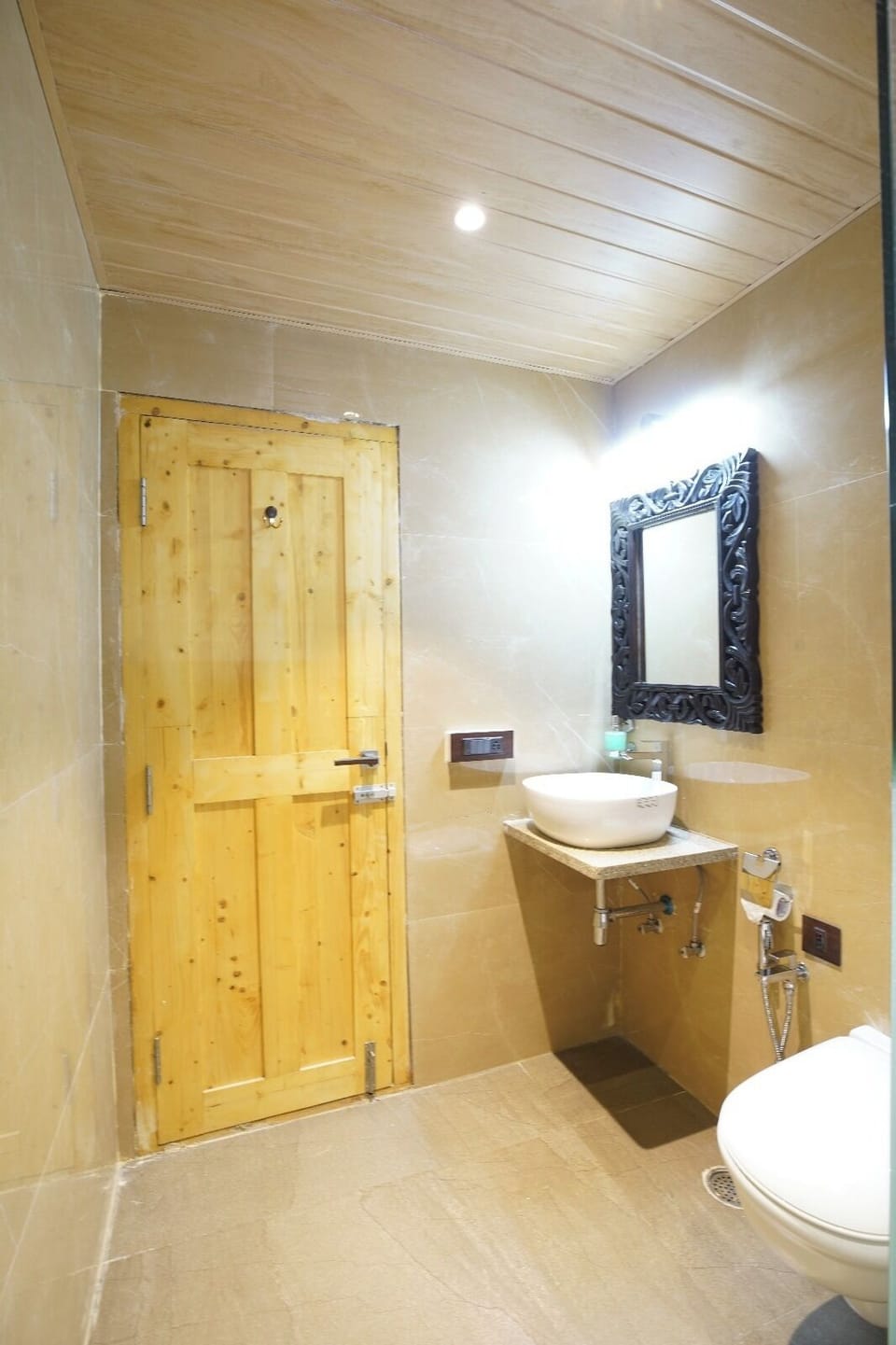 Junior Cottage, Pool View | Bathroom | Shower, hair dryer, towels, soap