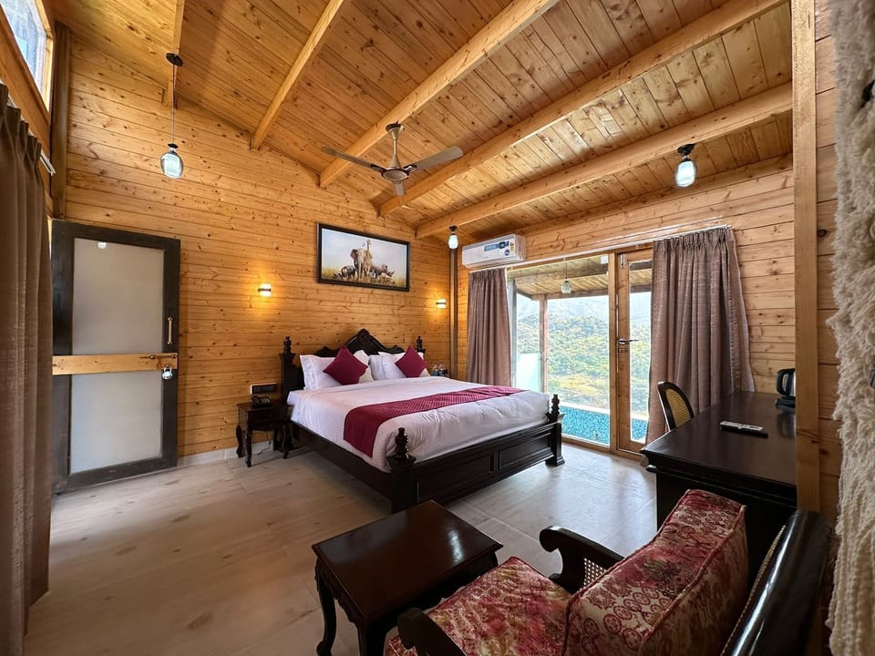 Luxury Cottage, Mountain View | Desk, iron/ironing board (on request), WiFi (free)