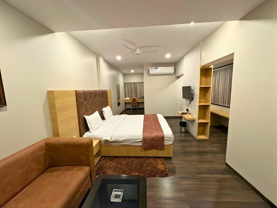 Premium Room | Iron/ironing board (on request)