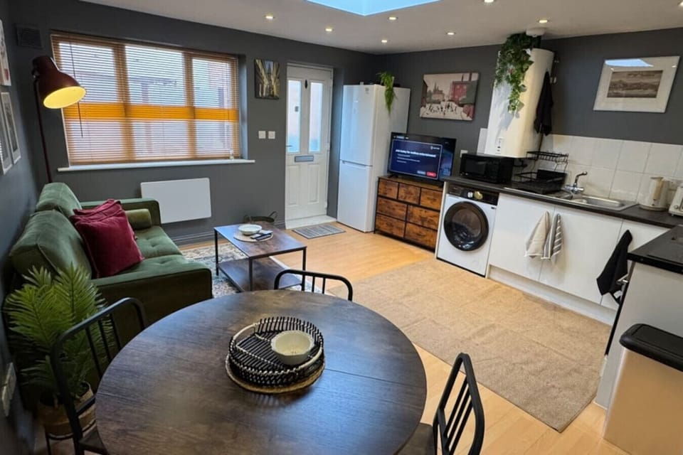 Layout of the open plan kitchen and living area