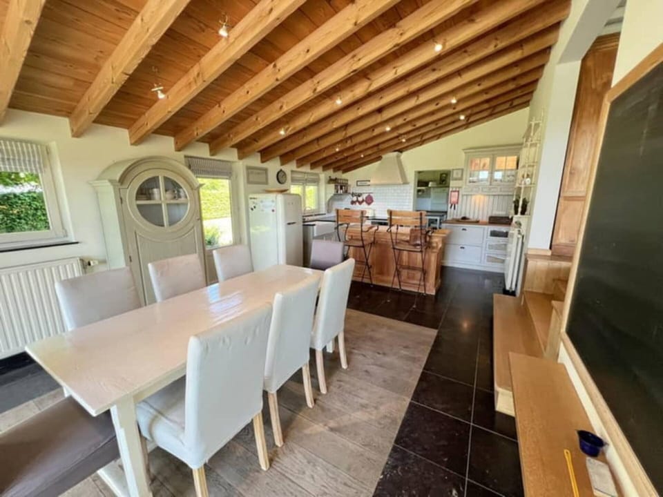 Villa | Dining