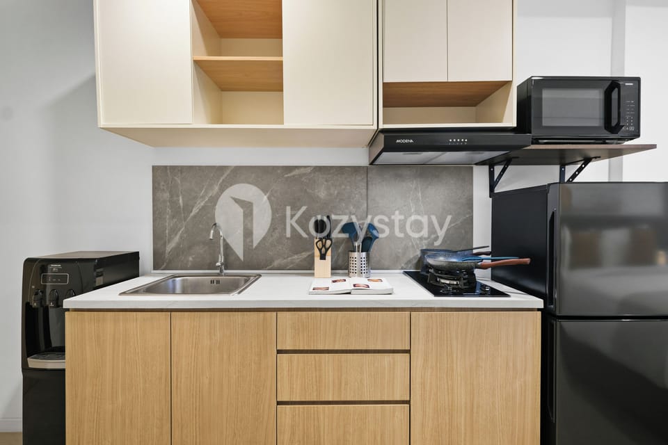 Apartment, 1 Bedroom, City View | Private kitchen | Full-size fridge, microwave, stovetop, rice cooker