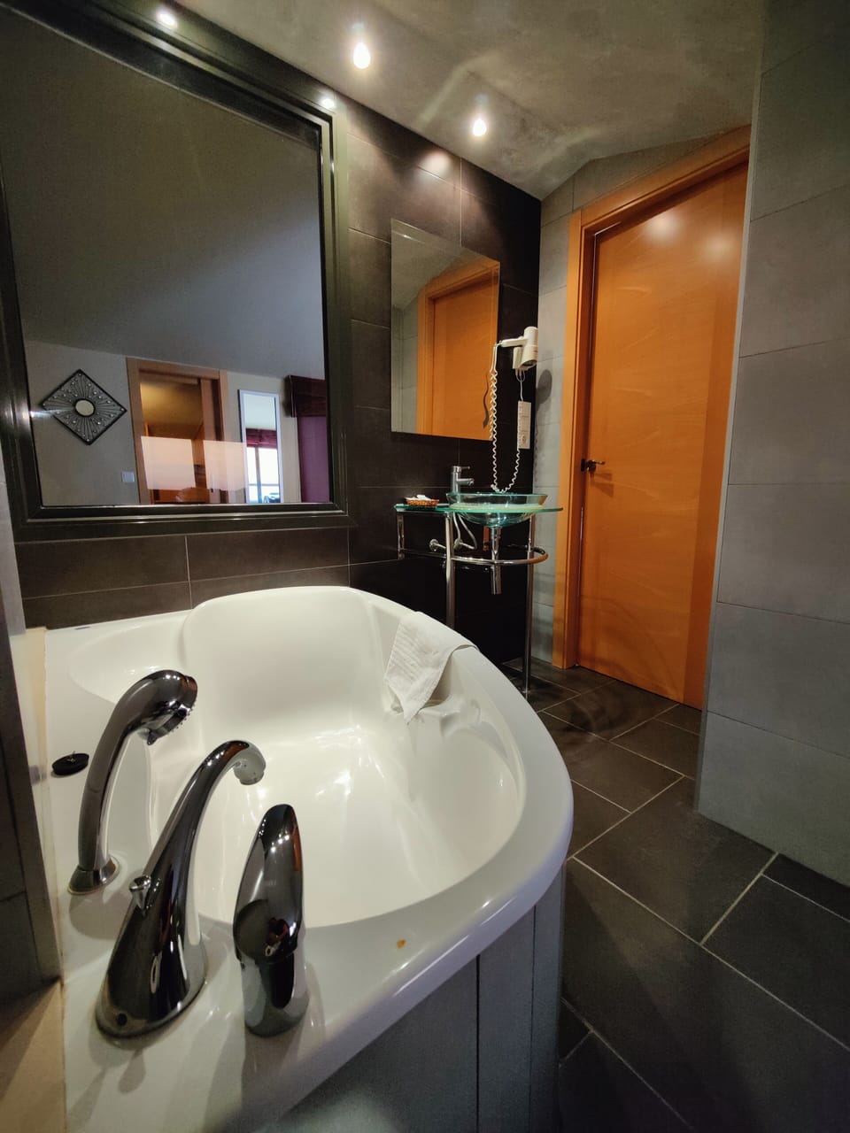 Suite, 1 Double Bed | Bathroom | Shower, hair dryer, towels, soap