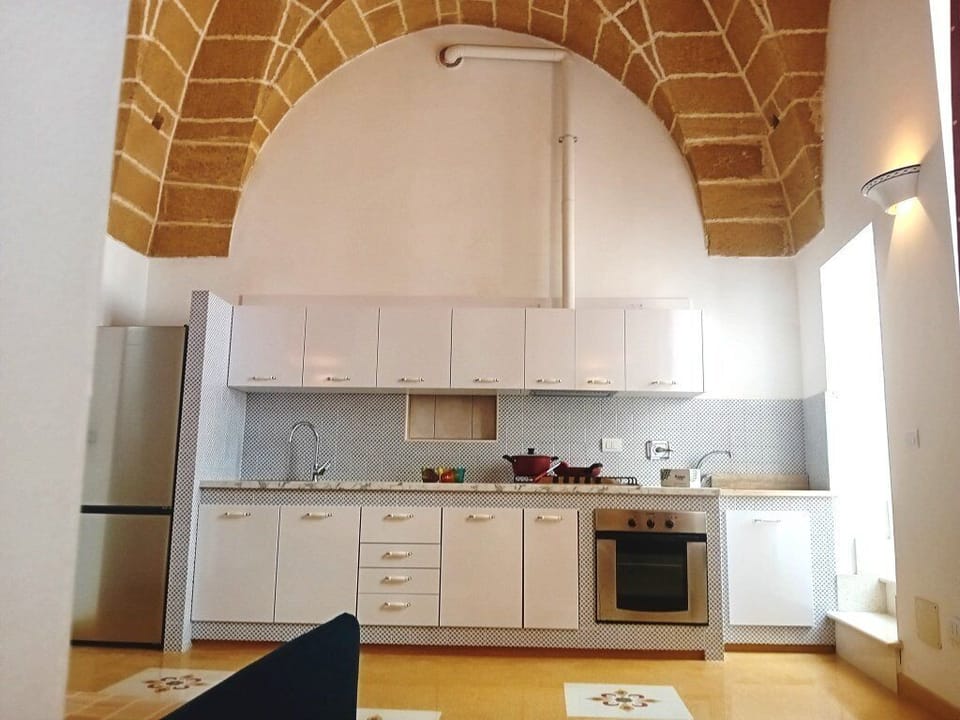 Comfort Apartment, Sea View | Private kitchen | Shared fridge