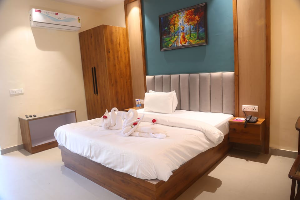 Luxury Double Room, Balcony, Garden View | In-room safe, blackout drapes, iron/ironing board (on request)