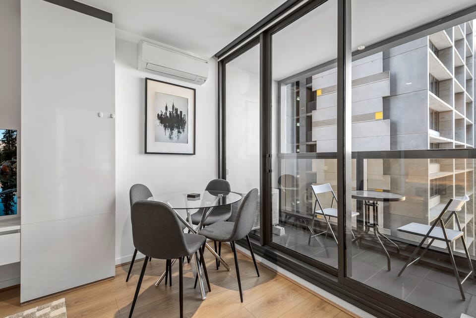 Apartment | Dining