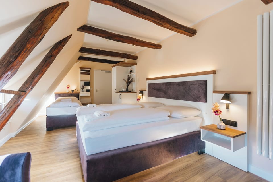 Classic Triple Room | Desk, laptop workspace, soundproofing, free WiFi