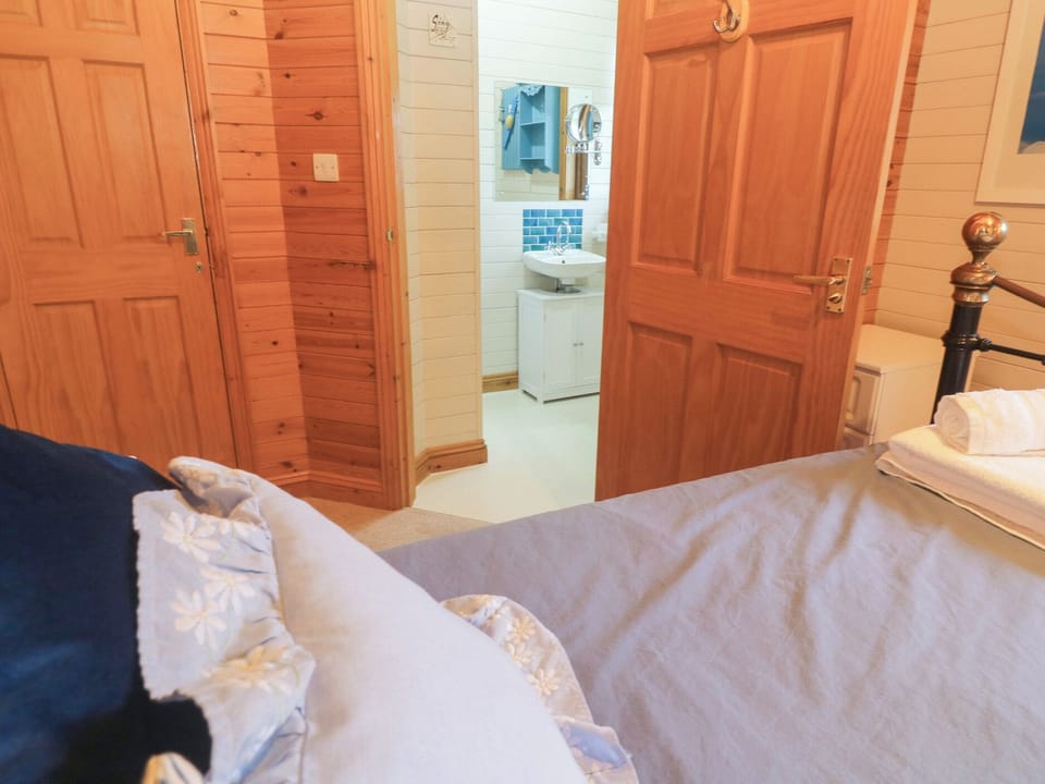 Cottage | 2 bedrooms, individually decorated, individually furnished, free WiFi