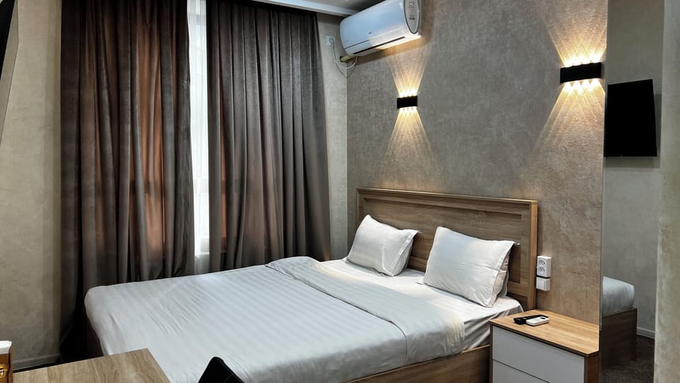Deluxe Double Room, City View | In-room safe, desk, WiFi (free)