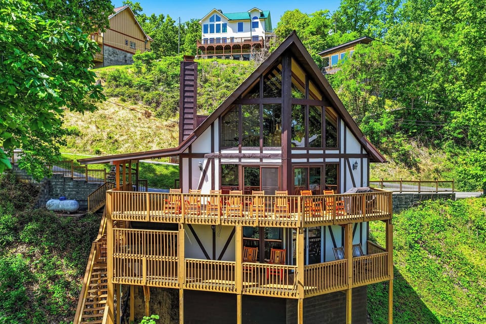 Planning a Smoky Mountain getaway? This is it. Space for the whole family and located in Gatlinburg!