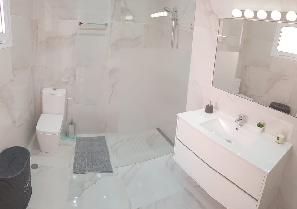 House, Balcony, Sea View | Bathroom | Shower, towels, soap, toilet paper